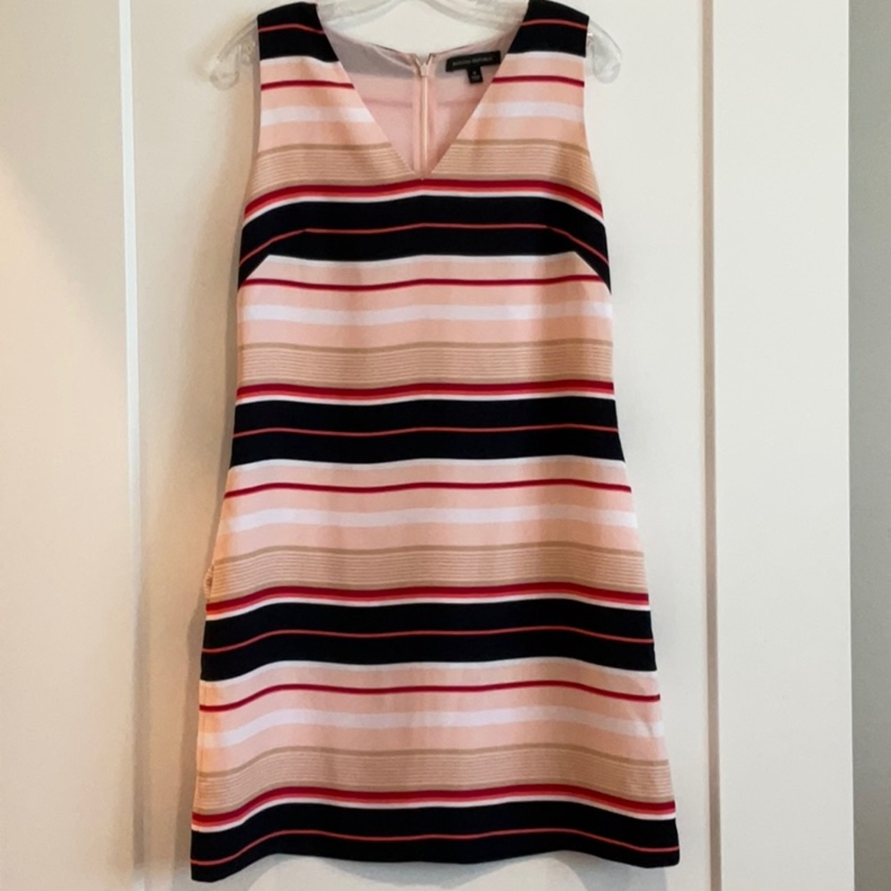 Banana Republic V-neck sleeveless dress, size 6